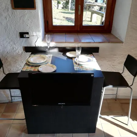 Holiday home Romantica Casetta Nel Con Vista Sul